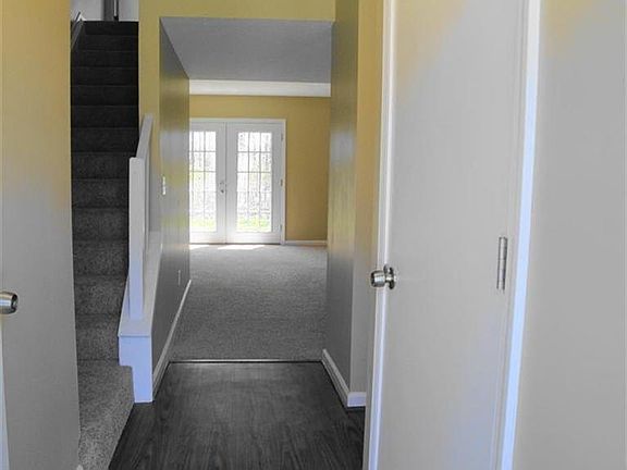 2nd image of 995 Crisfield Dr