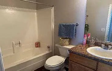 River Retreat Apartments — Photo 9