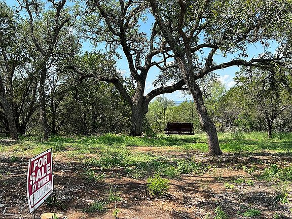 4th image of 310 Scenic Dr