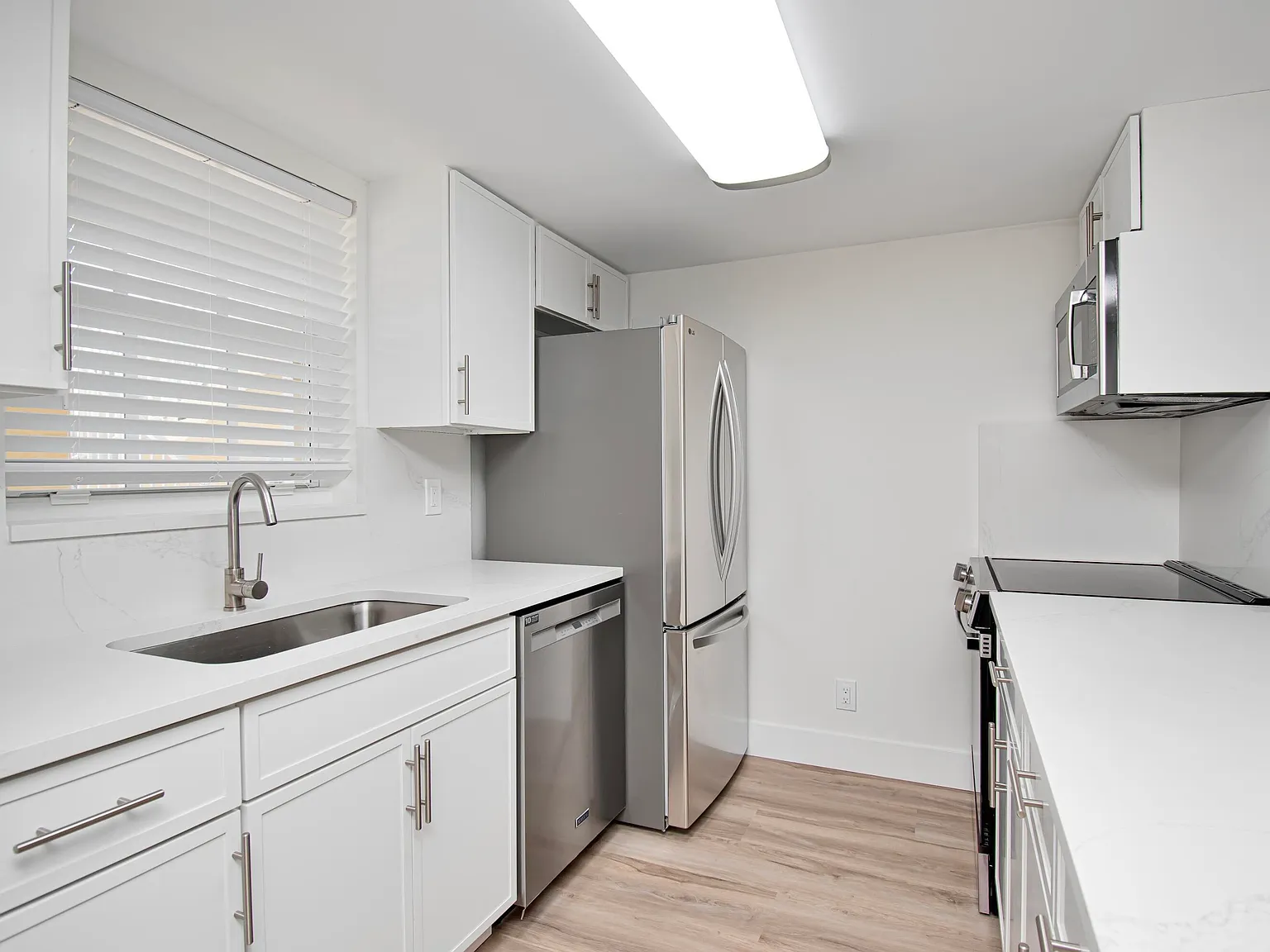 1 bed, 1.0 bath, 700 sqft, $2,350 — Photo 2