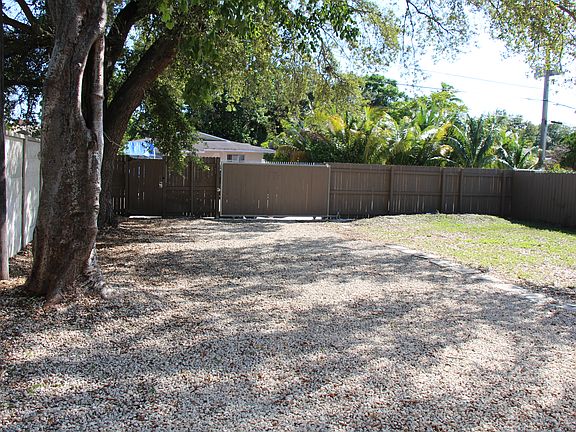 3rd image of 227 NW 59th St