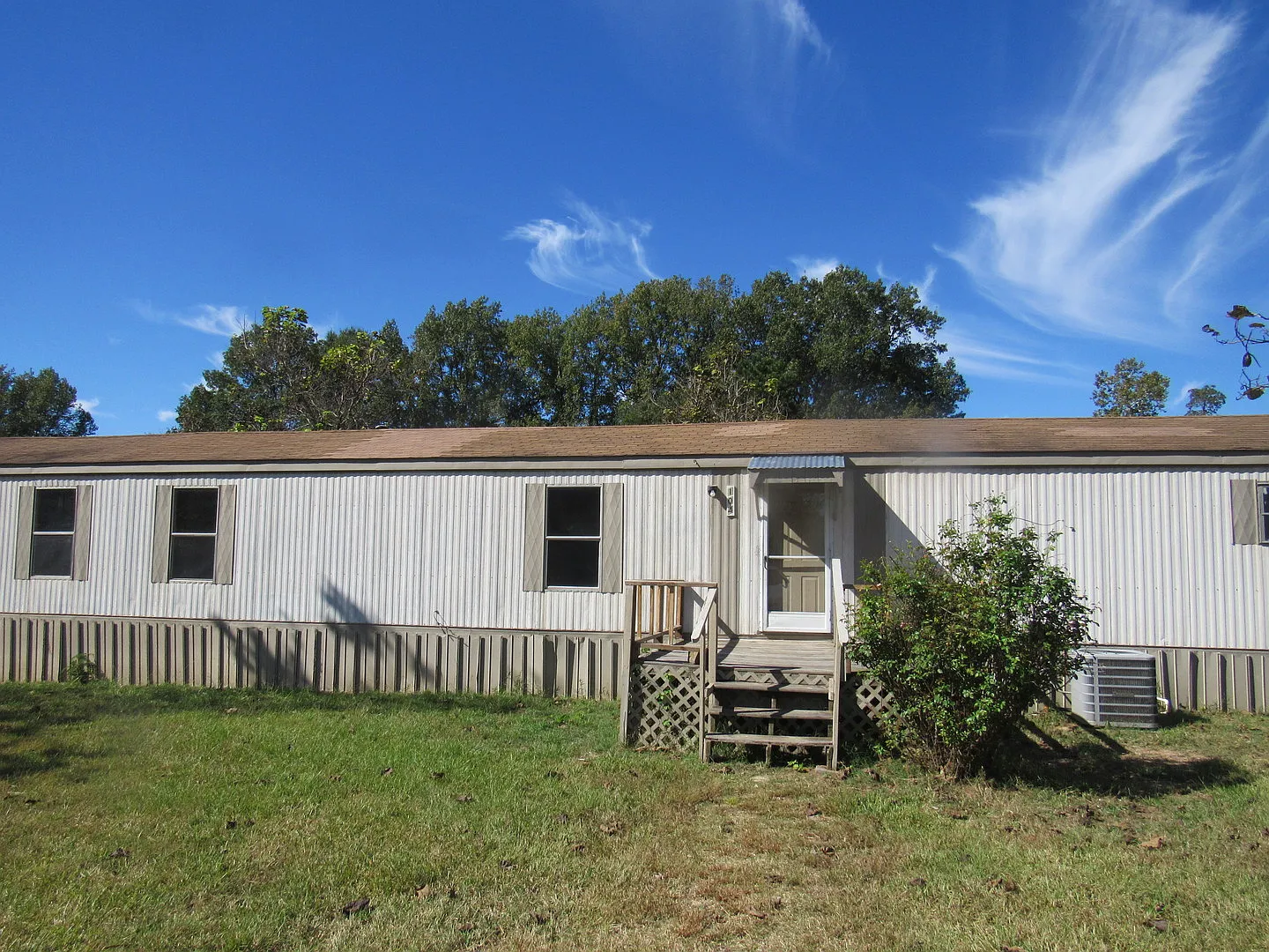 3 bed, 2.0 bath, 1232 sqft, $1,095 — Photo 1