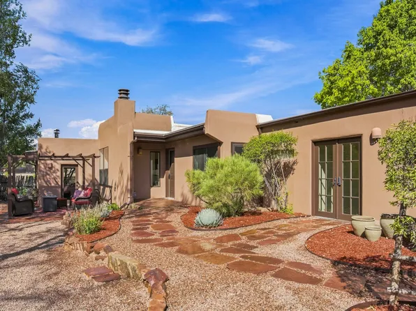 2235 Vuelta San Marcos, Santa Fe, NM 87505