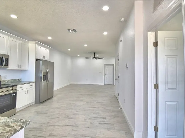 7951 Sarasota Dr #B — Photo 2