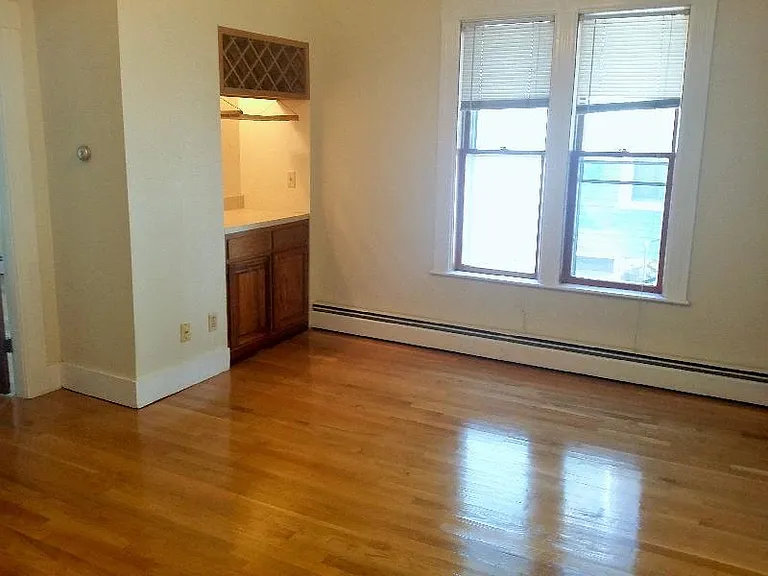 192 Adams St #A — Photo 4