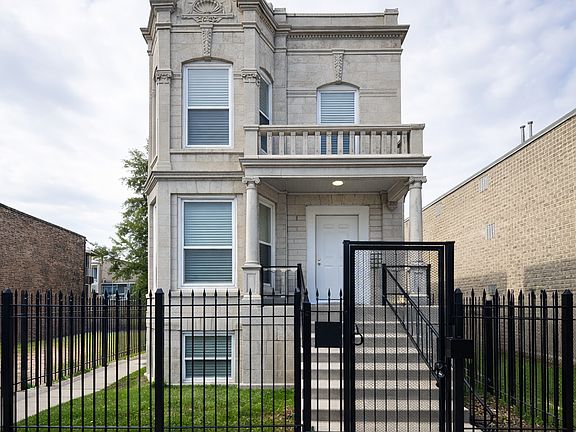 2nd image of 1220 S Avers Ave #G