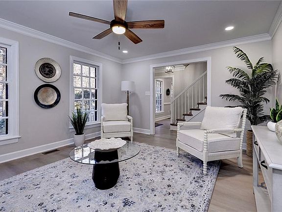 4th image of 100 Daingerfield Rd