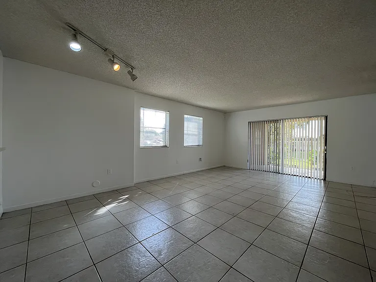 5200 NW 31st Ave #J160 — Photo 3