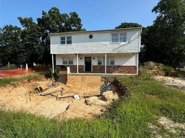 25 Grossman Street, Melville, NY 11747