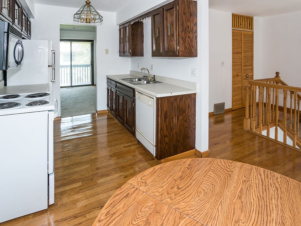 1st image of 11 Marie Ave E