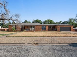 904 E Cardwell St, Brownfield, TX 79316