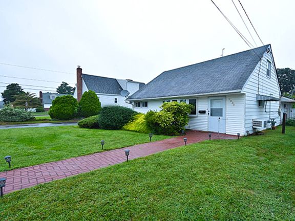 2nd image of 2038 Prospect Ave