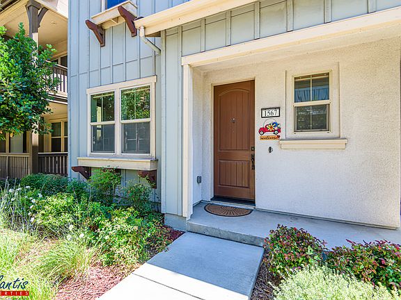 3rd image of 1567 Hidden Creek Ln