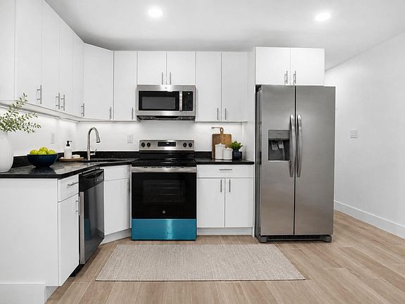 3rd image of 3964 Duryea Avenue