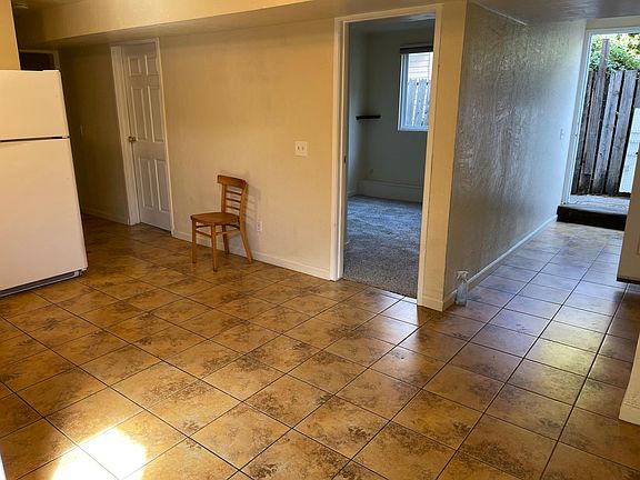 4th image of 5 Belle Ave #B