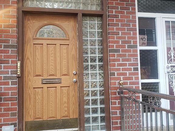 2nd image of 970 E 107th St Floor 2