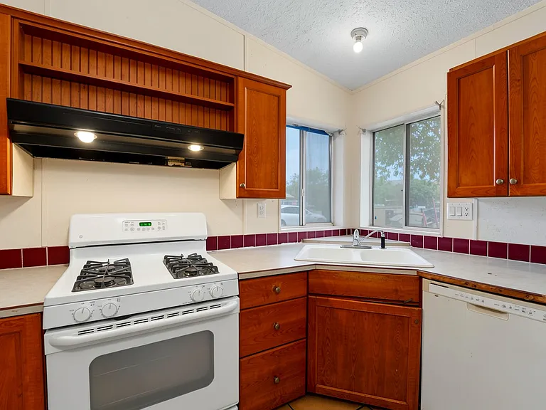 13507 W Stella Ln — Photo 11