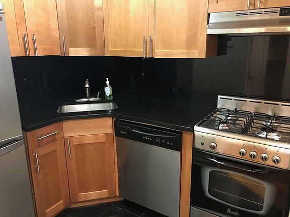 4th image of 117 W 75th St APT 2