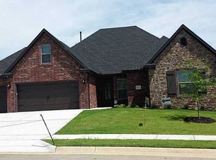 4513 Buckeye Dr, Rogers, AR 72758