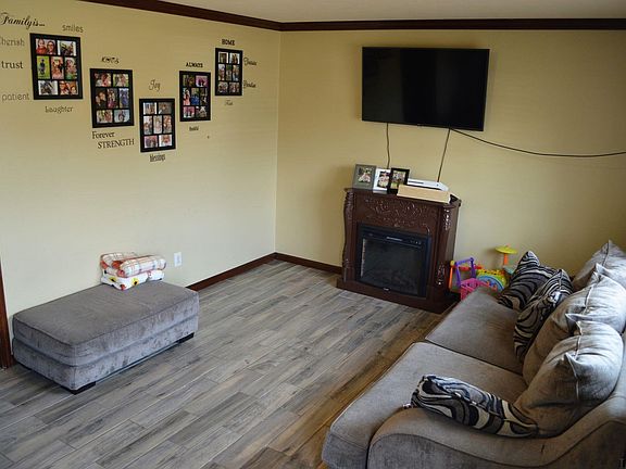 4th image of 106 N Wheatland Dr