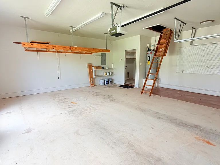 412 Shayla Ln — Photo 33
