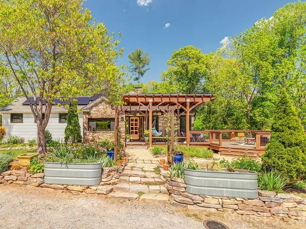 10 Hillendale Rd, Asheville, NC 28805