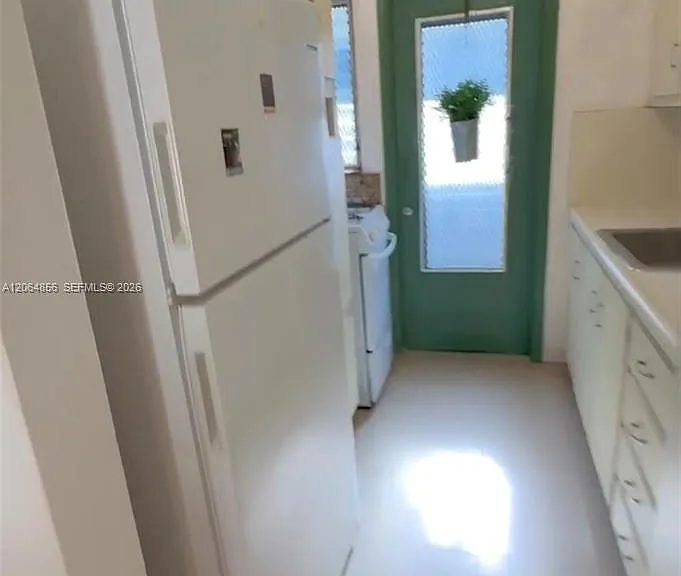 644 Meridian Ave #10 — Photo 4