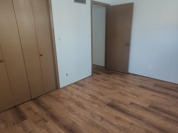 4th image of 10606 E 70th Ter