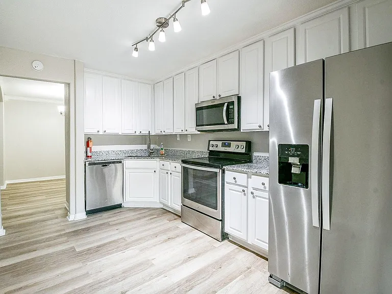 2585 Marilee Ln #3 — Photo 6