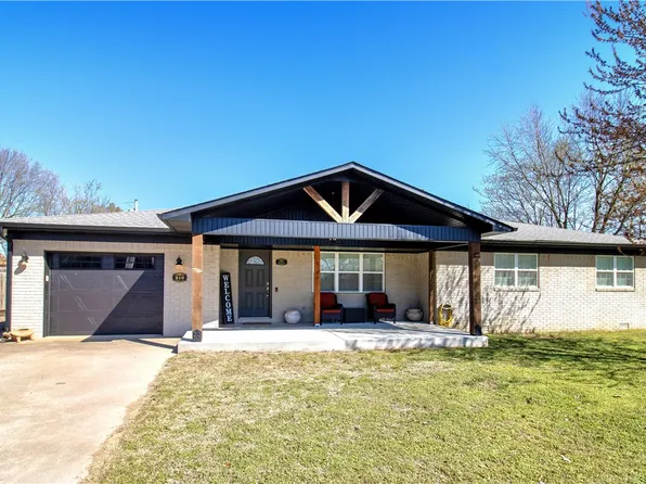 216 S Collins Ave, Gentry, AR 72734