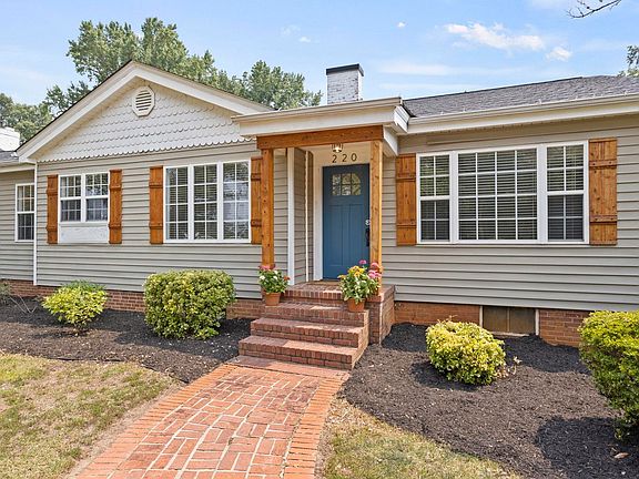 2nd image of 220 Pine Knoll Dr