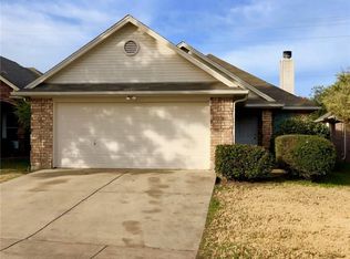 619 Stribling Cir, Azle, TX 76020