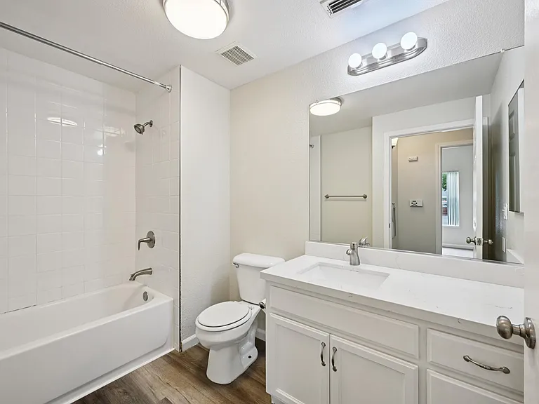 Marketplace Apartments — Photo 9