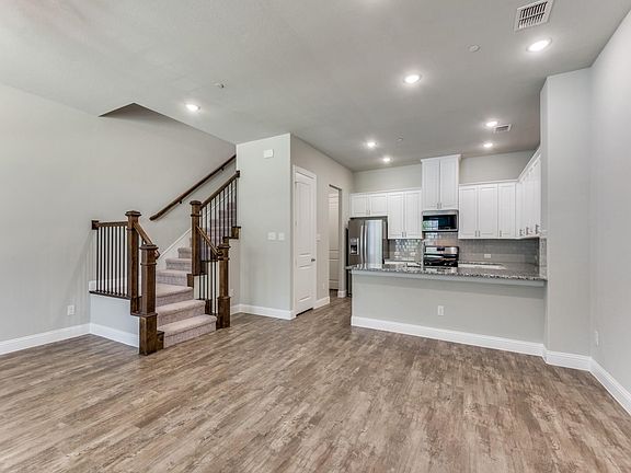 5th image of 1560 Windermere Way