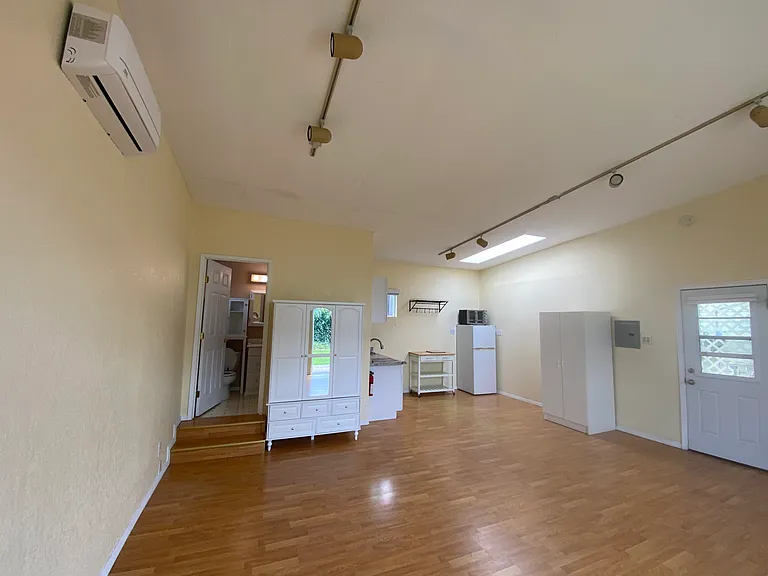 325 Magnolia St — Photo 4