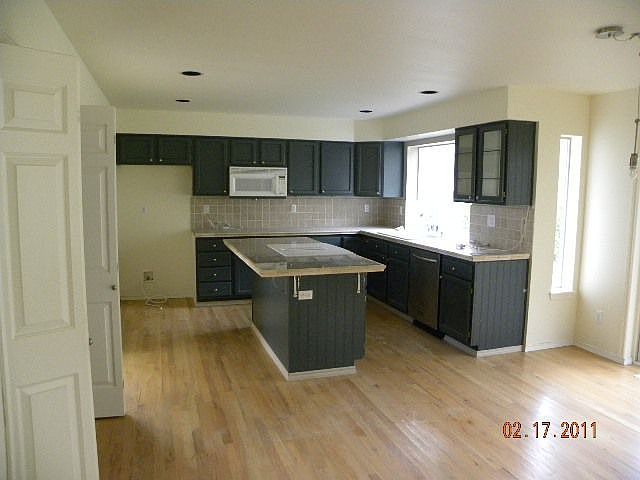 2nd image of 4020 Pinehurst Dr NE