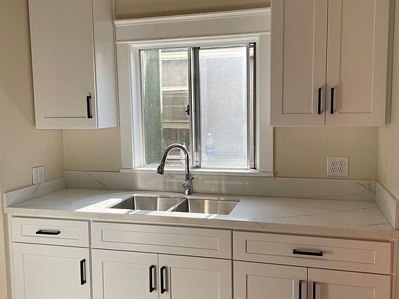 4th image of 1336 E Garfield Ave #Na