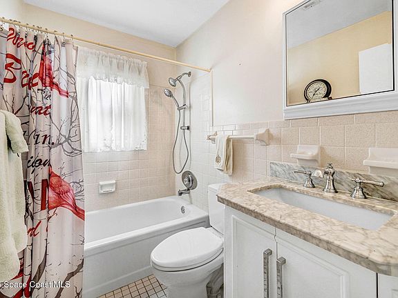 4th image of 1160 La Brea Ave #1160