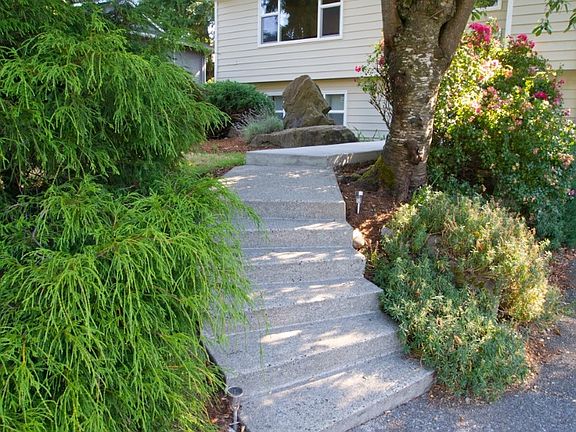 2nd image of 1104 176th Ave NE