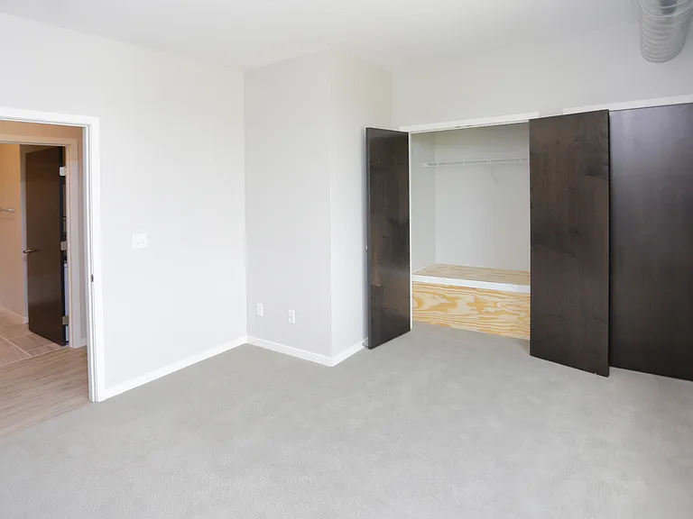 Uptown Apartments — Photo 30
