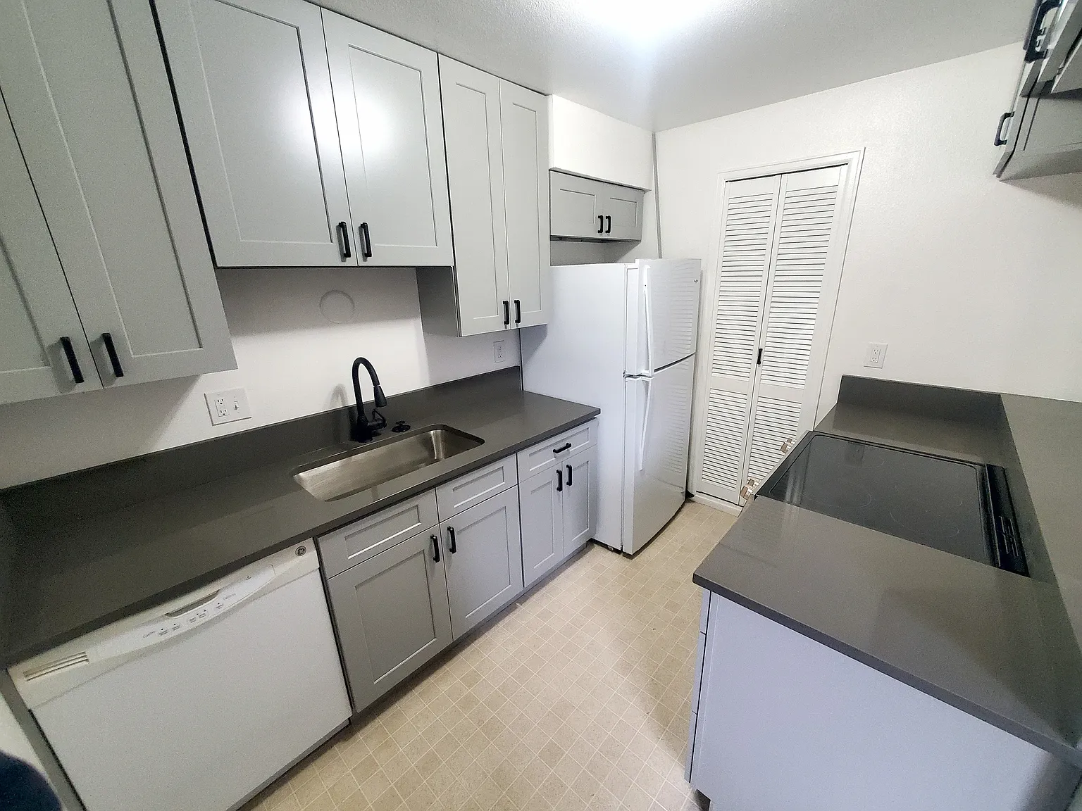 9105 E Lehigh Ave — Photo 4