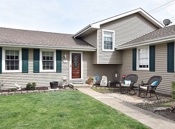 2nd image of 8 Saratoga Dr