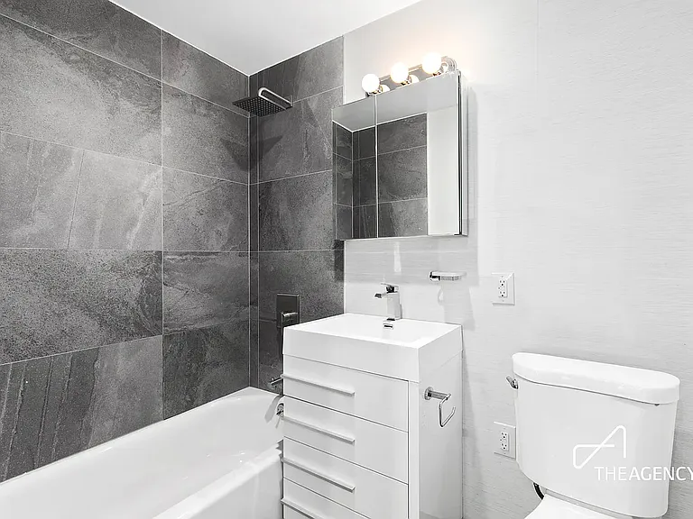 1992 3rd Ave #5B — Photo 3