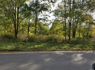 6996 Cambridge Dr, Lockport, NY 14094