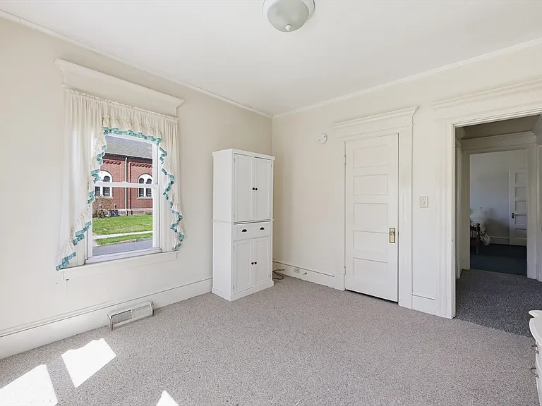367 Broadway St #1 — Photo 11