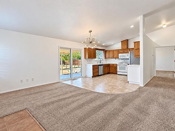 3rd image of 610 Tamsen Rd