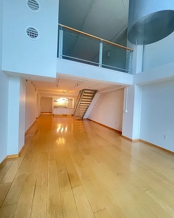 Building Photo 5