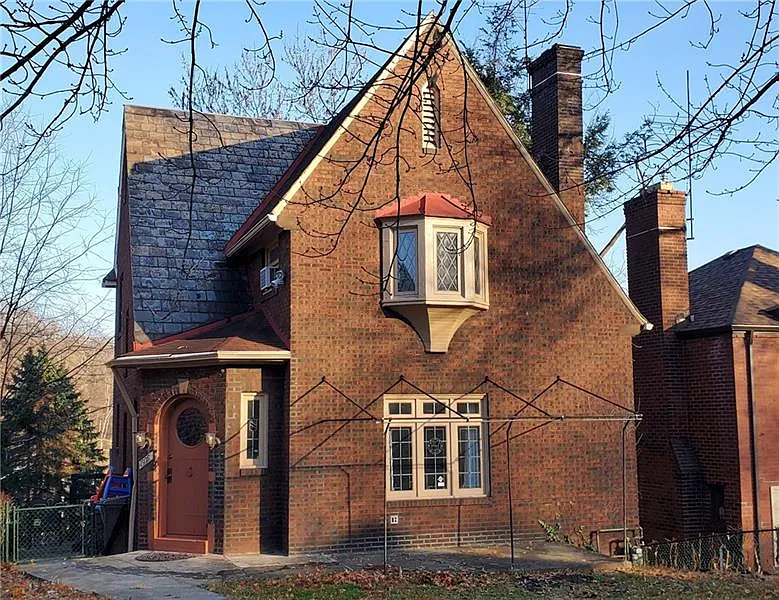 1926 Fairlawn St photo 1