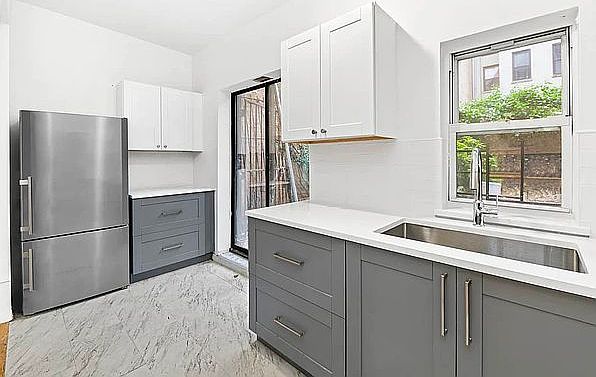 1st image of 264 E 10th St APT 1