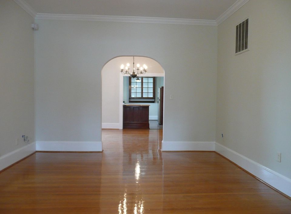 Living Room, facing Kitchen